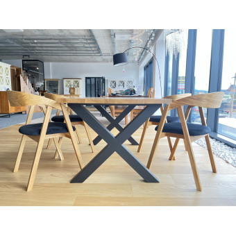 Stół Dębowy w Nogami wykonanymi ze Stali