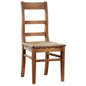 Drewniane woskowane krzesło w rustykalnym stylu